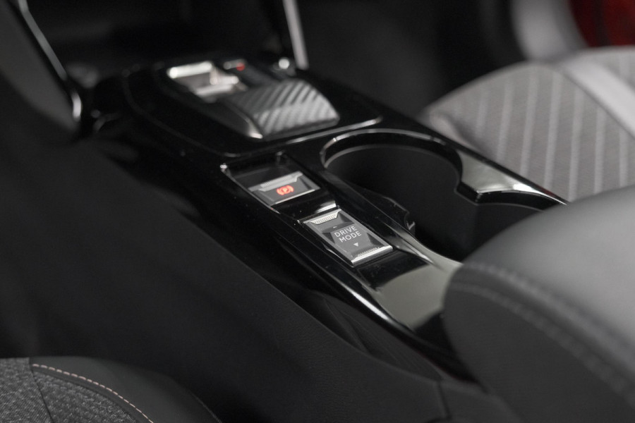 Peugeot 2008 PureTech 130 EAT8 Allure | Camera | Apple Carplay | Parkeersensoren