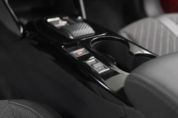 Peugeot 2008 PureTech 130 EAT8 Allure | Camera | Apple Carplay | Parkeersensoren