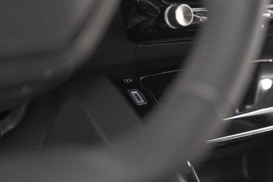 Peugeot 2008 PureTech 130 EAT8 Allure | Camera | Apple Carplay | Parkeersensoren