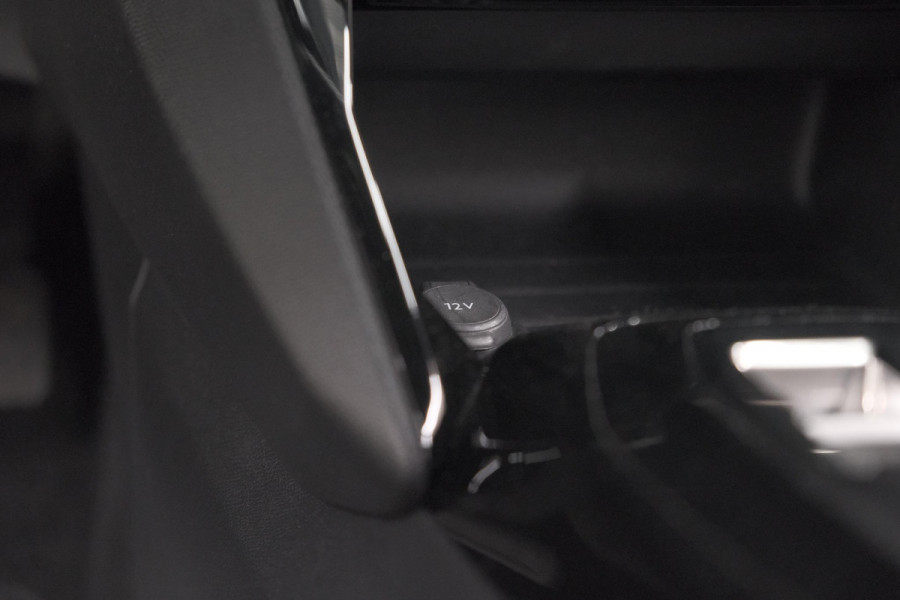 Peugeot 2008 PureTech 130 EAT8 Allure | Camera | Apple Carplay | Parkeersensoren