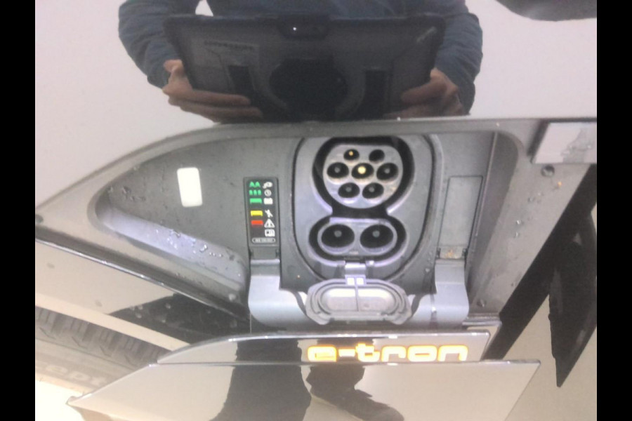 Audi e-tron 55 quattro Advanced edition 95 kWh | 82.600 KM | SOH 93,6% | WORDT VERWACHT!