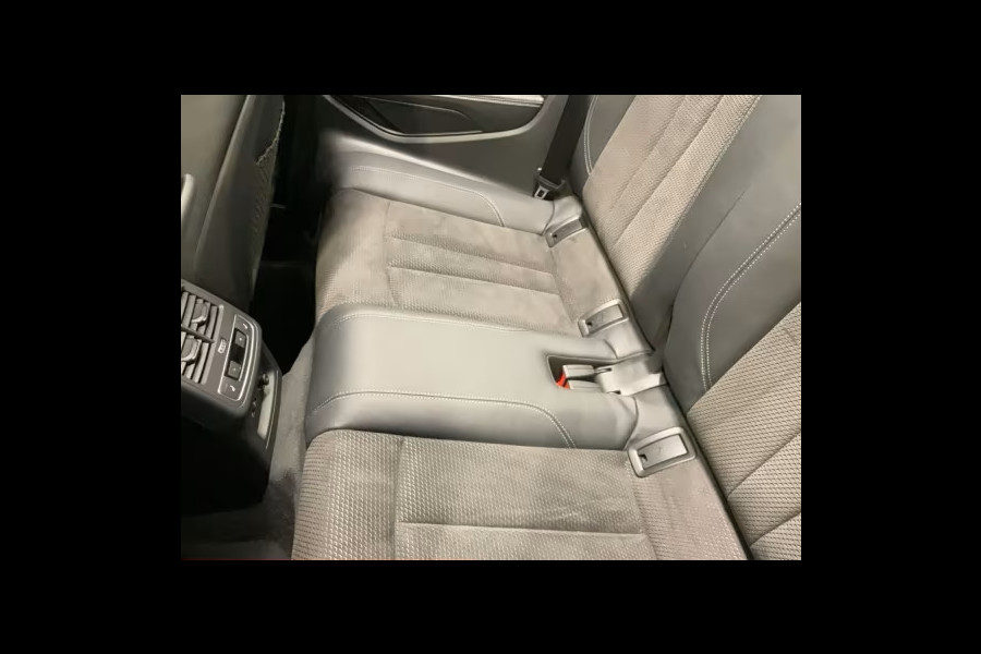 Audi A5 Cabriolet 40 Tfsi S-Tronic (150kW/204pk) ** MATRIX, VIRTUAL, TREKH, B&O, 20-inch LMV, KEYLESS ** Slechts 45.104km. - UNFALLFREI ** ** INFORMEER OOK NAAR ONZE AANTREKKELIJKE FINANCIAL-LEASE TARIEVEN **