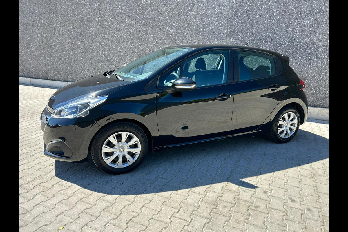Peugeot 208 1.2 PureTech Blue Lion | CARPLAY | BLUETOOTH | NAVI | CC | PDC | APK T/M 30-4-2027 | AFLEVERBEURT | NW DISTRIBUTIE