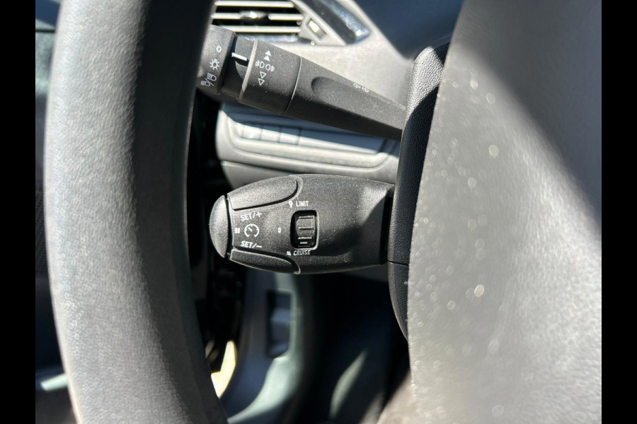 Peugeot 208 1.2 PureTech Blue Lion | CARPLAY | BLUETOOTH | NAVI | CC | PDC | APK T/M 30-4-2027 | AFLEVERBEURT | NW DISTRIBUTIE
