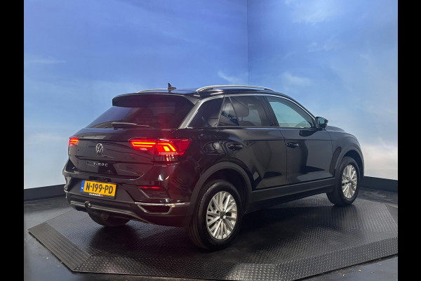 Volkswagen T-Roc 1.0 TSI Style Business Airco | Cruise | Navi | PDC | Trekhaak