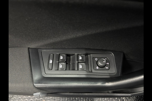 Volkswagen T-Roc 1.0 TSI Style Business Airco | Cruise | Navi | PDC | Trekhaak