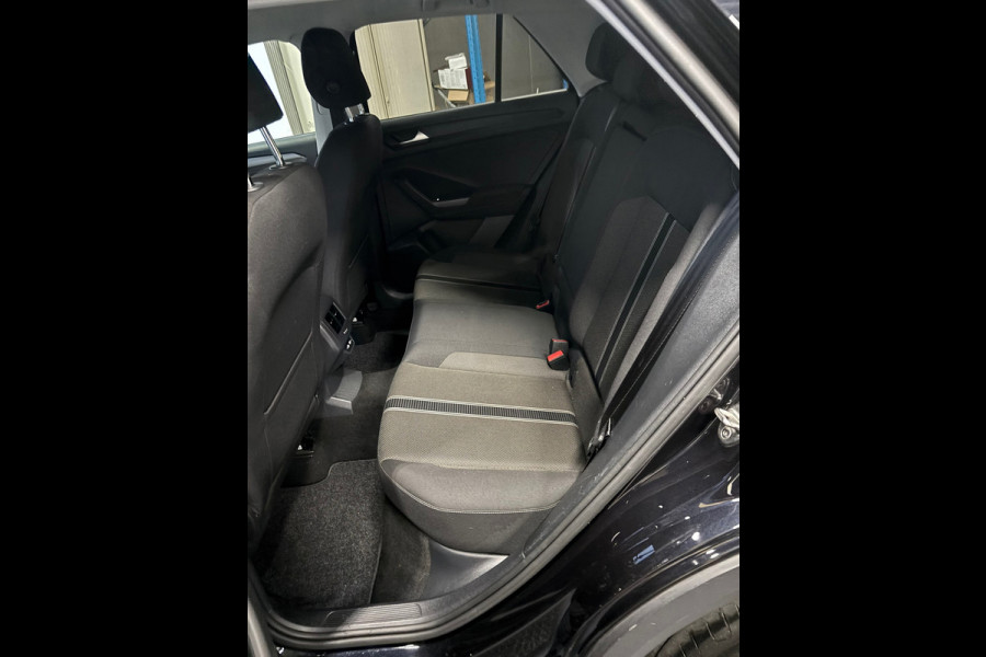Volkswagen T-Roc 1.0 TSI Style Business Airco | Cruise | Navi | PDC | Trekhaak