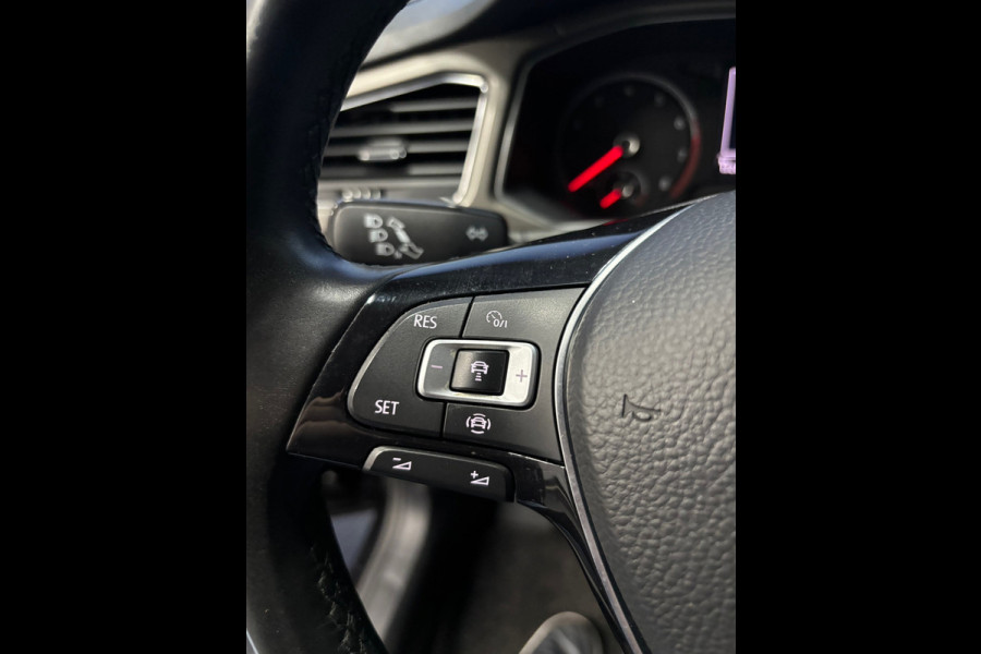 Volkswagen T-Roc 1.0 TSI Style Business Airco | Cruise | Navi | PDC | Trekhaak