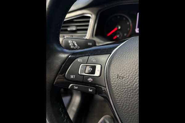 Volkswagen T-Roc 1.0 TSI Style Business Airco | Cruise | Navi | PDC | Trekhaak