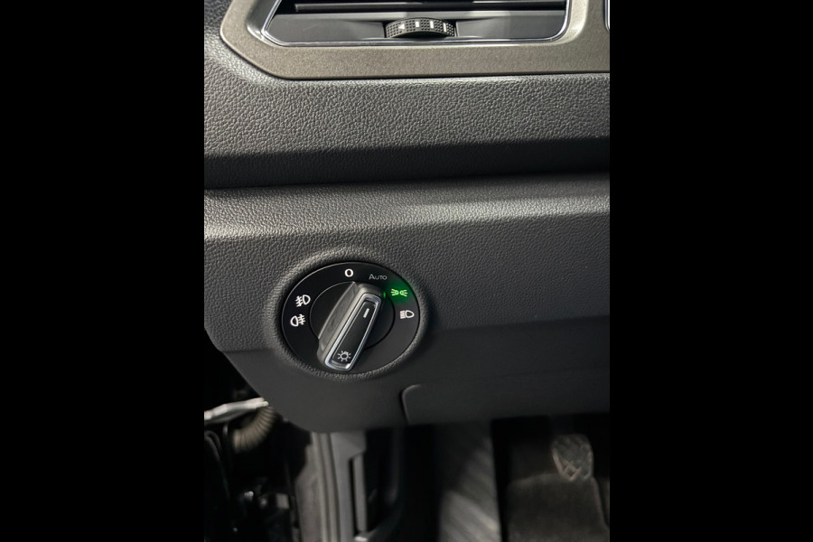 Volkswagen T-Roc 1.0 TSI Style Business Airco | Cruise | Navi | PDC | Trekhaak