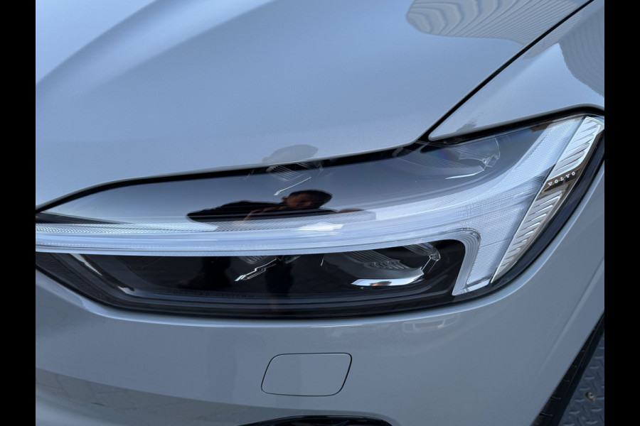 Volvo XC60 2.0 T6 Plug-in hybrid AWD Plus Black Edition | Harman/ Kardon | 360 Camera | Blind Spot | Panodak | Trekhaak wegkl. | Prijs Rijklaar!!