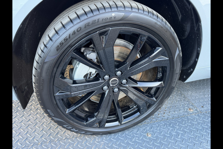 Volvo XC60 2.0 T6 Plug-in hybrid AWD Plus Black Edition | Harman/ Kardon | 360 Camera | Blind Spot | Panodak | Trekhaak wegkl. | Prijs Rijklaar!!