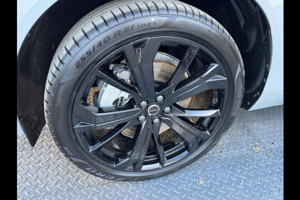 Volvo XC60 2.0 T6 Plug-in hybrid AWD Plus Black Edition | Harman/ Kardon | 360 Camera | Blind Spot | Panodak | Trekhaak wegkl. | Prijs Rijklaar!!