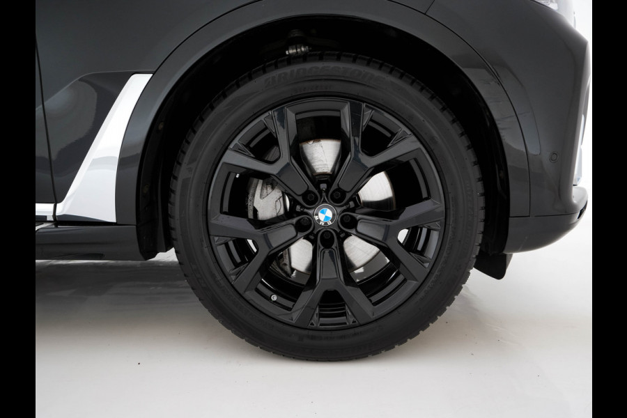 BMW X7 xDrive40i High Executive [ 7-Pers. ] *PANO | LEATHER | LASER-LIGHT | HEAD-UP | ADAPTIVE-CRUISE | BLINDSPOT | SOFT-CLOSE | BOWERS&WILKINS | MEMORY-PACK | DIGI-COCKPIT | KEYLESS | DAB+ | TOPVIEW | HEATED-COMFORTSEATS | 20''ALU*