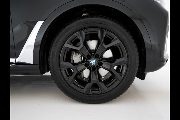 BMW X7 xDrive40i High Executive [ 7-Pers. ] *PANO | LEATHER | LASER-LIGHT | HEAD-UP | ADAPTIVE-CRUISE | BLINDSPOT | SOFT-CLOSE | BOWERS&WILKINS | MEMORY-PACK | DIGI-COCKPIT | KEYLESS | DAB+ | TOPVIEW | HEATED-COMFORTSEATS | 20''ALU*