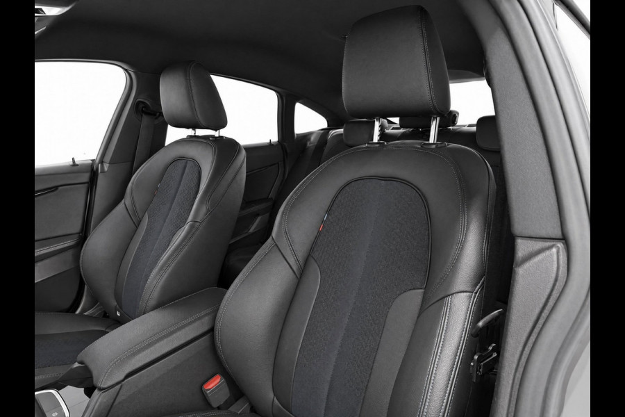 BMW 2 Serie Gran Coupé 218i M-Sport | Sfeer | Camera | Dealer onderhouden