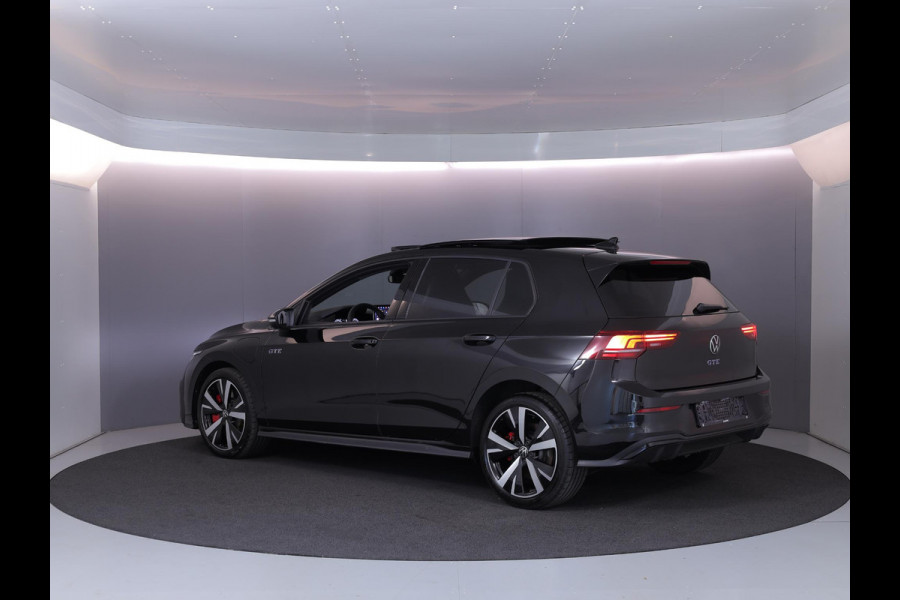 Volkswagen Golf 1.5 eHybrid GTE 272 PK PHEV | Verlengde garantie | Head up display | Panorama dak | 18" LM velgen |