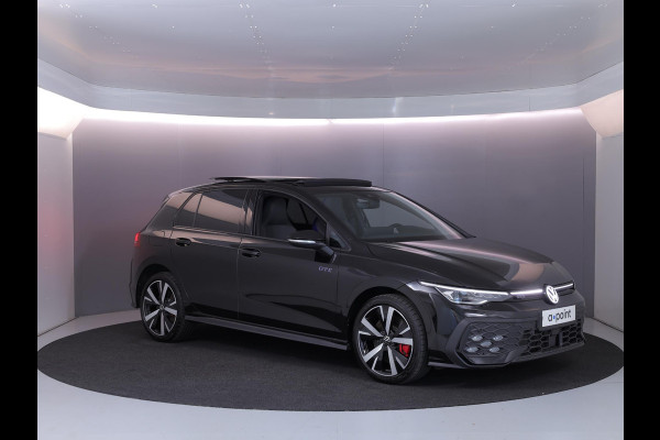 Volkswagen Golf 1.5 eHybrid GTE 272 PK PHEV | Verlengde garantie | Head up display | Panorama dak | 18" LM velgen |