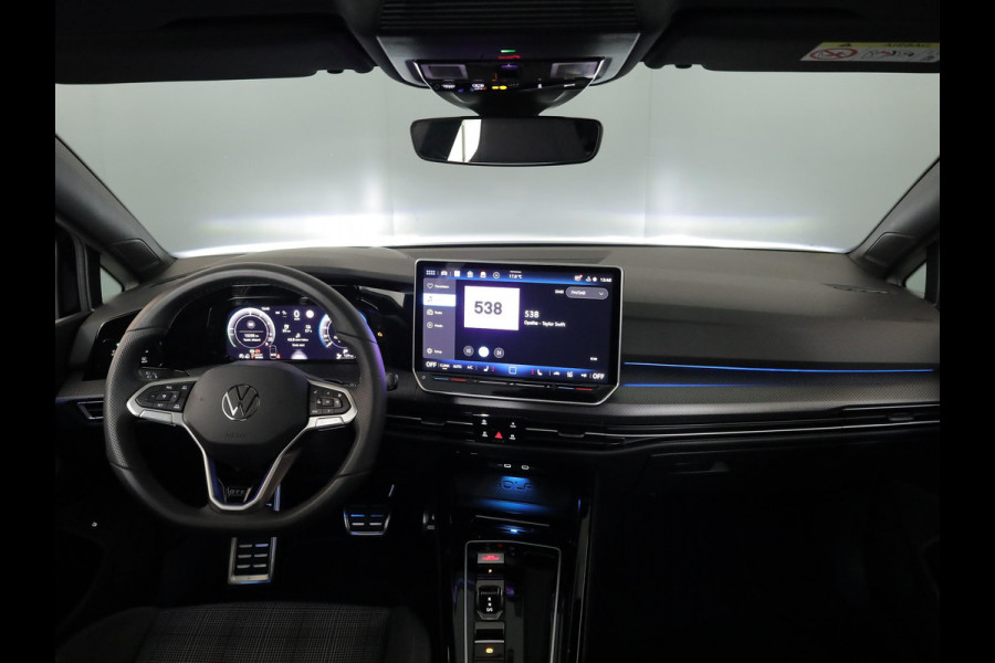 Volkswagen Golf 1.5 eHybrid GTE 272 PK PHEV | Verlengde garantie | Head up display | Panorama dak | 18" LM velgen |