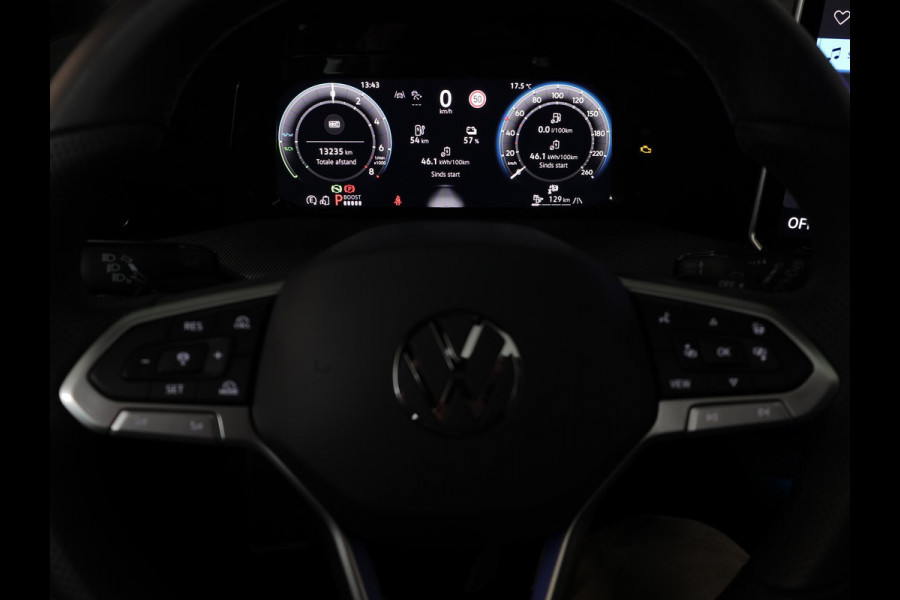 Volkswagen Golf 1.5 eHybrid GTE 272 PK PHEV | Verlengde garantie | Head up display | Panorama dak | 18" LM velgen |