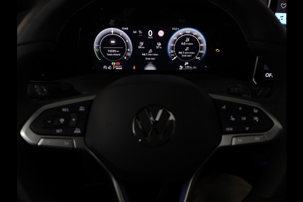 Volkswagen Golf 1.5 eHybrid GTE 272 PK PHEV | Verlengde garantie | Head up display | Panorama dak | 18" LM velgen |