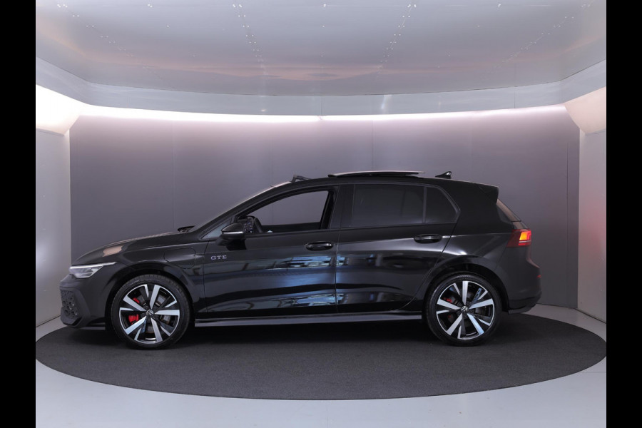 Volkswagen Golf 1.5 eHybrid GTE 272 PK PHEV | Verlengde garantie | Head up display | Panorama dak | 18" LM velgen |