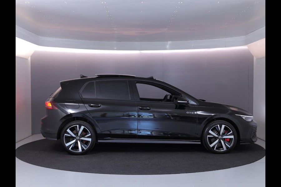 Volkswagen Golf 1.5 eHybrid GTE 272 PK PHEV | Verlengde garantie | Head up display | Panorama dak | 18" LM velgen |