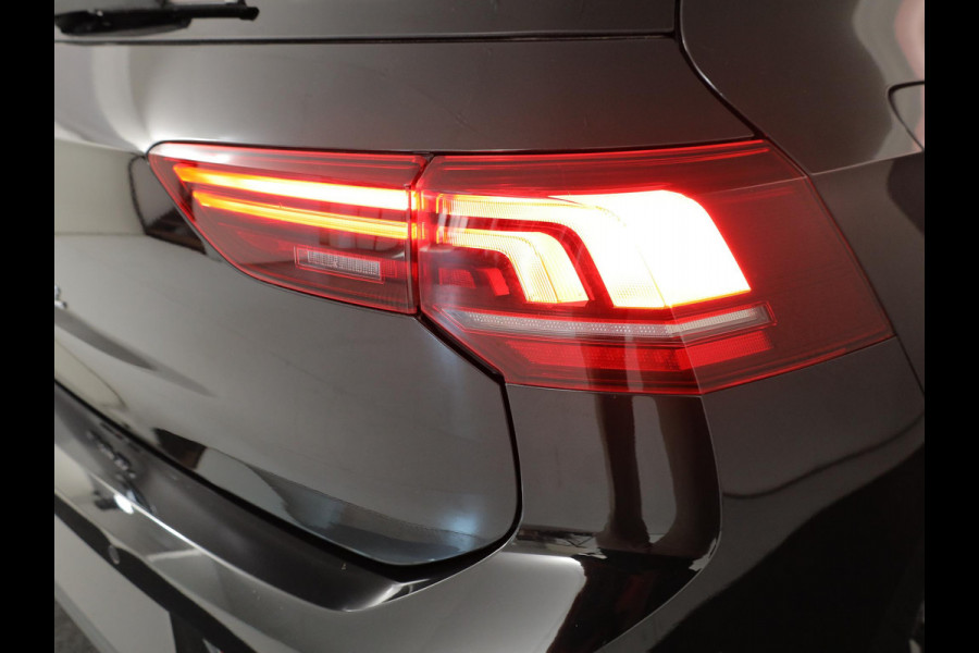 Volkswagen Golf 1.5 eHybrid GTE 272 PK PHEV | Verlengde garantie | Head up display | Panorama dak | 18" LM velgen |