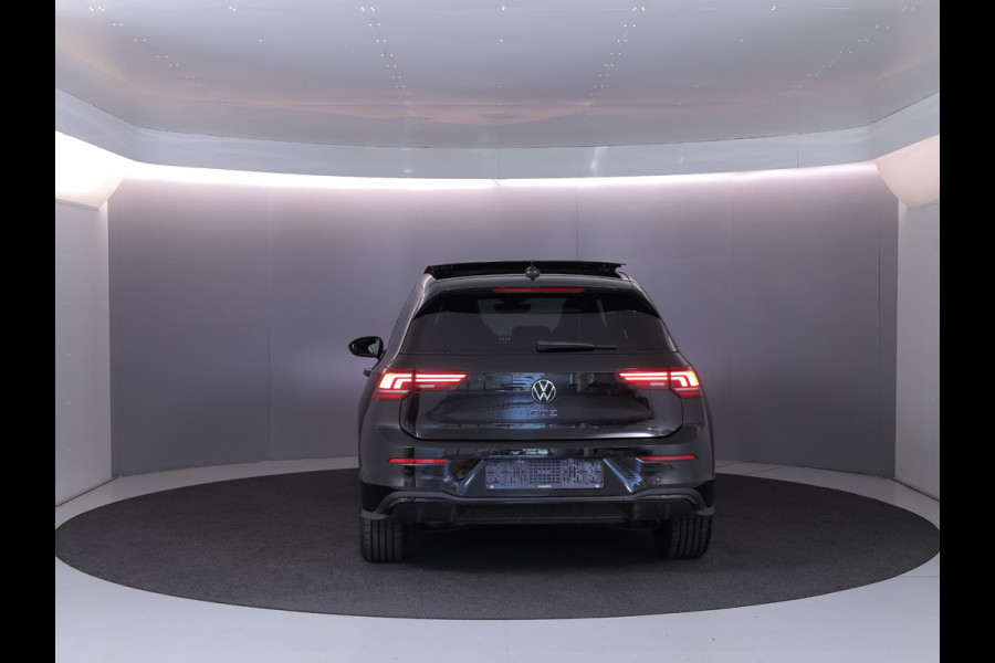 Volkswagen Golf 1.5 eHybrid GTE 272 PK PHEV | Verlengde garantie | Head up display | Panorama dak | 18" LM velgen |