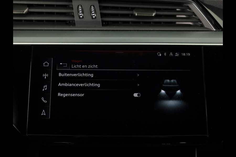 Audi e-tron 55 quattro Advanced edition Plus 95 kWh 408pk | Parkeersensoren | 21 inch Lichtmetalen velgen | Lederen bekleding