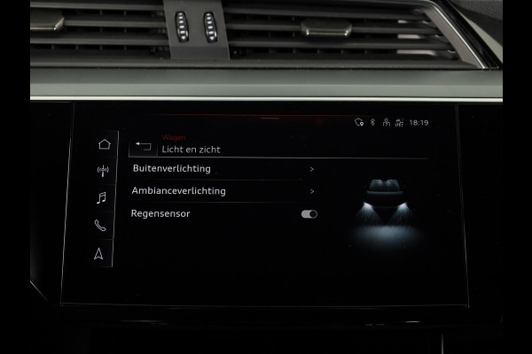 Audi e-tron 55 quattro Advanced edition Plus 95 kWh 408pk | Parkeersensoren | 21 inch Lichtmetalen velgen | Lederen bekleding