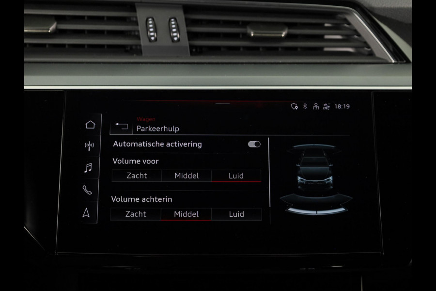 Audi e-tron 55 quattro Advanced edition Plus 95 kWh 408pk | Parkeersensoren | 21 inch Lichtmetalen velgen | Lederen bekleding