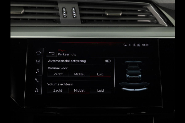 Audi e-tron 55 quattro Advanced edition Plus 95 kWh 408pk | Parkeersensoren | 21 inch Lichtmetalen velgen | Lederen bekleding