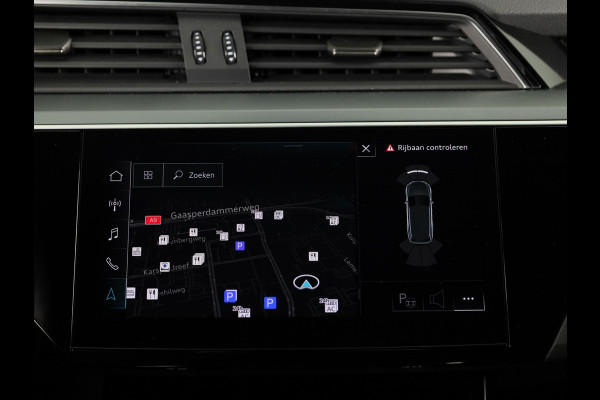Audi e-tron 55 quattro Advanced edition Plus 95 kWh 408pk | Parkeersensoren | 21 inch Lichtmetalen velgen | Lederen bekleding