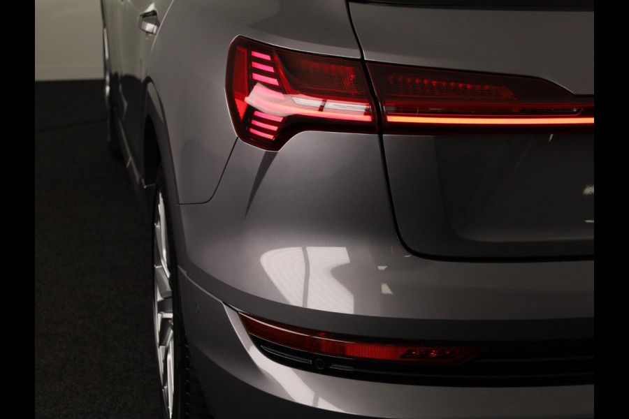 Audi e-tron 55 quattro Advanced edition Plus 95 kWh 408pk | Parkeersensoren | 21 inch Lichtmetalen velgen | Lederen bekleding