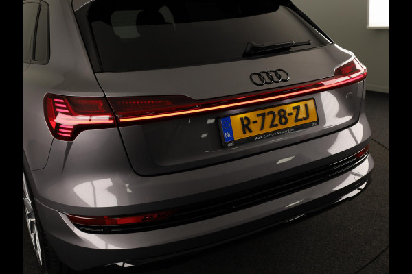 Audi e-tron 55 quattro Advanced edition Plus 95 kWh 408pk | Parkeersensoren | 21 inch Lichtmetalen velgen | Lederen bekleding