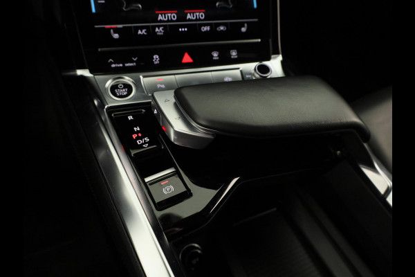 Audi e-tron 55 quattro Advanced edition Plus 95 kWh 408pk | Parkeersensoren | 21 inch Lichtmetalen velgen | Lederen bekleding
