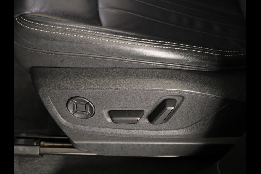 Audi e-tron 55 quattro Advanced edition Plus 95 kWh 408pk | Parkeersensoren | 21 inch Lichtmetalen velgen | Lederen bekleding