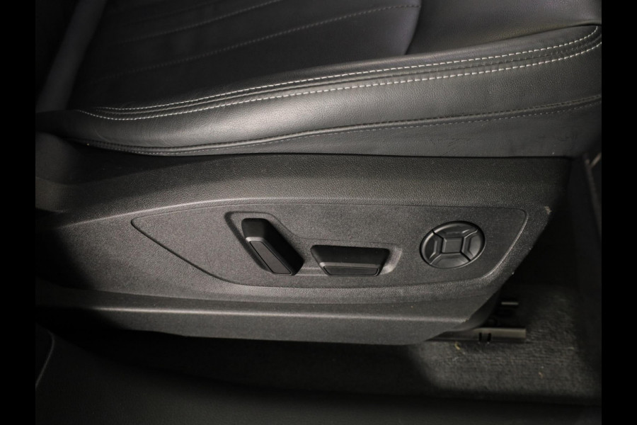 Audi e-tron 55 quattro Advanced edition Plus 95 kWh 408pk | Parkeersensoren | 21 inch Lichtmetalen velgen | Lederen bekleding