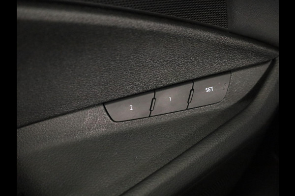 Audi e-tron 55 quattro Advanced edition Plus 95 kWh 408pk | Parkeersensoren | 21 inch Lichtmetalen velgen | Lederen bekleding
