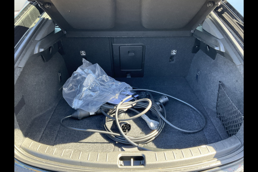 Polestar 2 Long Range Dual Motor Launch Edition 78kWh Memory Trekhaak SOH 93.5% 360 Carplay Stoel/stuurverwarming