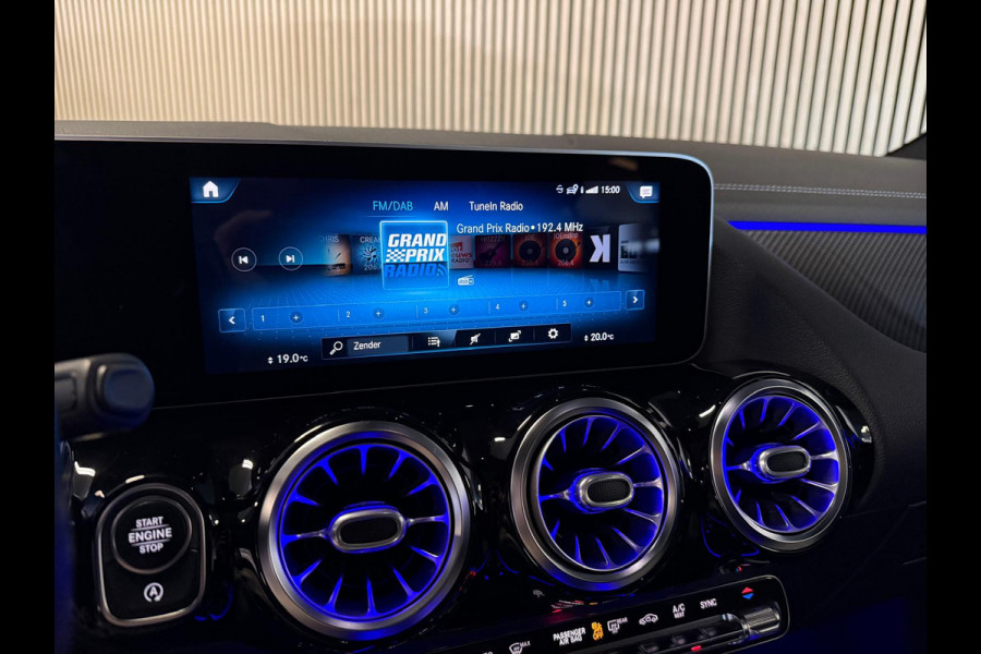 Mercedes-Benz GLA 250 4-Matic AMG STYLING-PANORAMA-MEMORY-DISTRONIC-HEAD UP-ZEER COMPLEET