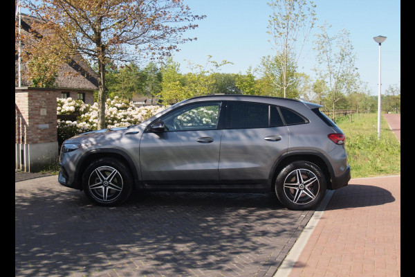 Mercedes-Benz EQA 250 Business Solution AMG 67 kWh | Camera | Sfeerverlichting |
