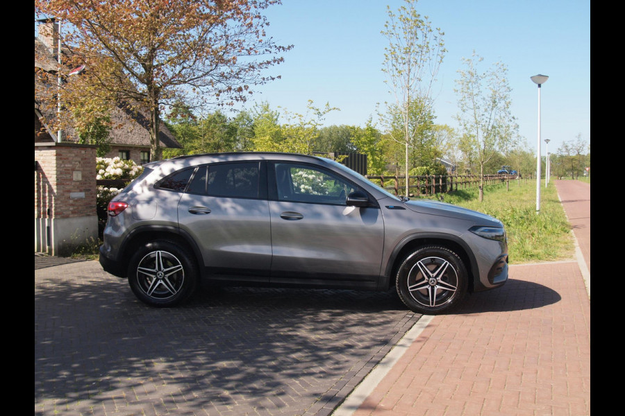 Mercedes-Benz EQA 250 Business Solution AMG 67 kWh | Camera | Sfeerverlichting |