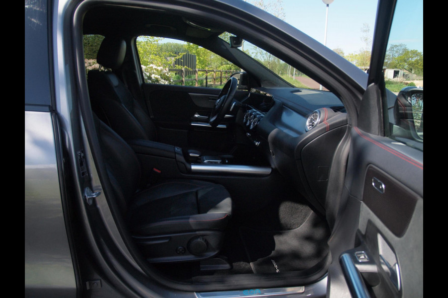 Mercedes-Benz EQA 250 Business Solution AMG 67 kWh | Camera | Sfeerverlichting |