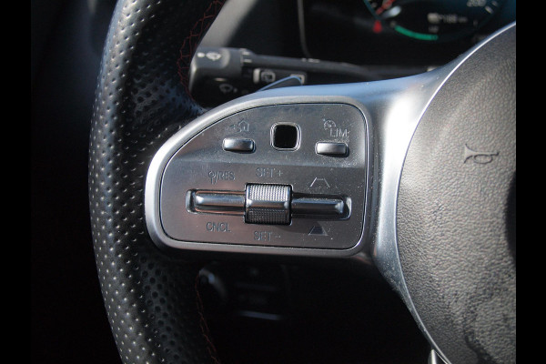 Mercedes-Benz EQA 250 Business Solution AMG 67 kWh | Camera | Sfeerverlichting |