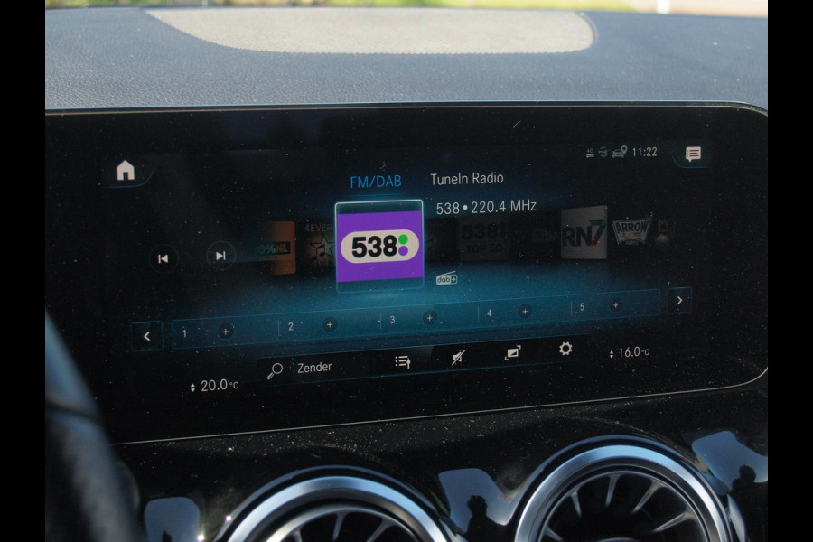 Mercedes-Benz EQA 250 Business Solution AMG 67 kWh | Camera | Sfeerverlichting |