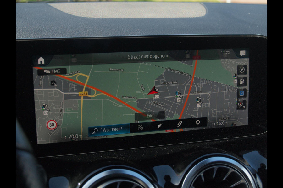 Mercedes-Benz EQA 250 Business Solution AMG 67 kWh | Camera | Sfeerverlichting |