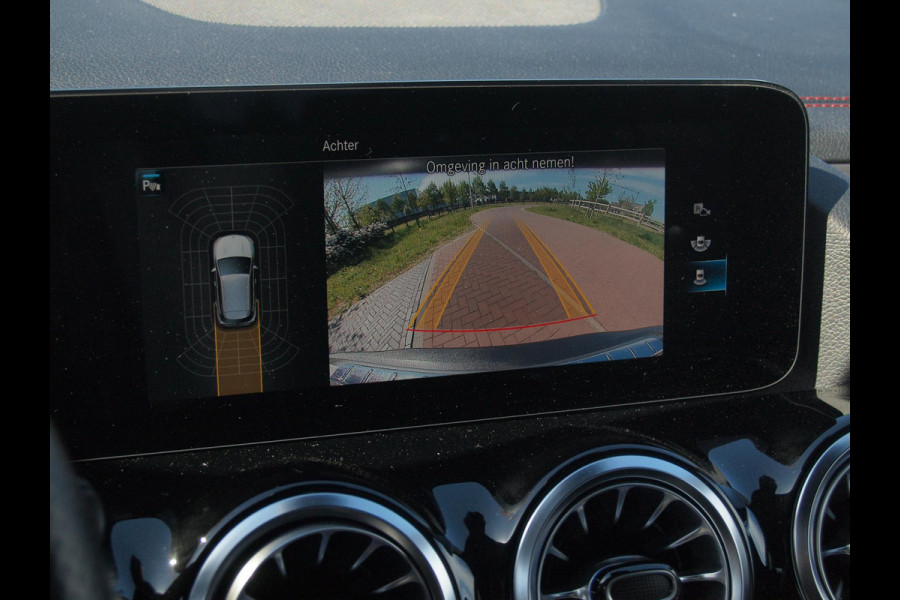 Mercedes-Benz EQA 250 Business Solution AMG 67 kWh | Camera | Sfeerverlichting |