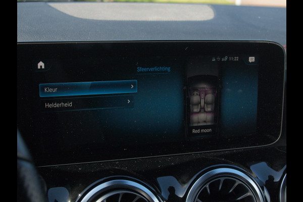 Mercedes-Benz EQA 250 Business Solution AMG 67 kWh | Camera | Sfeerverlichting |